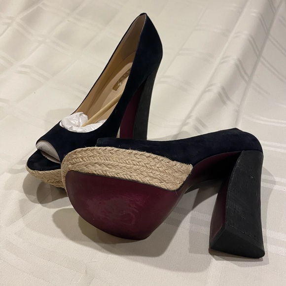 Boutique 9 Amalia Black Suede pep-toe Platform Pump - Picture 2 of 7